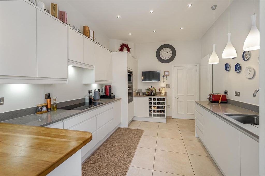 Additional image 6 of 6 bed town house for saleUplands Road, Darlington DL3
