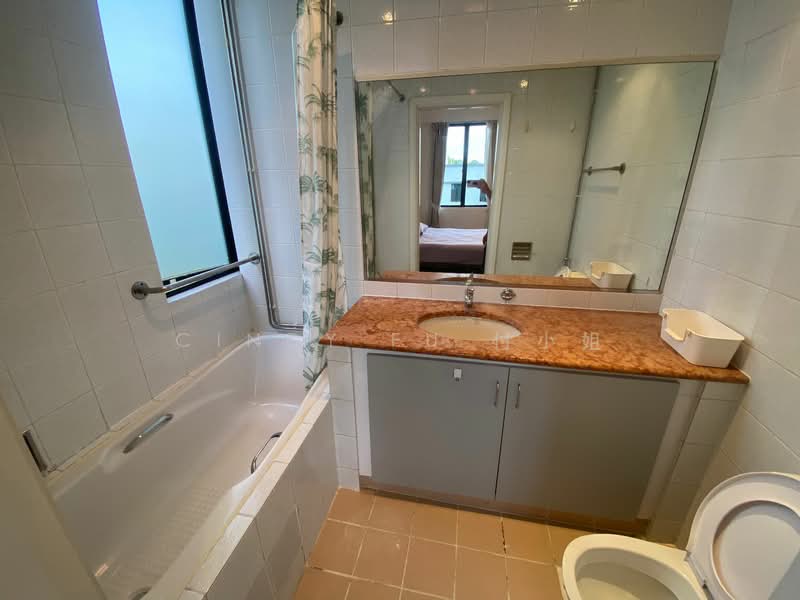Cheap Bedroom @ Stevens MRT Condo photo 4