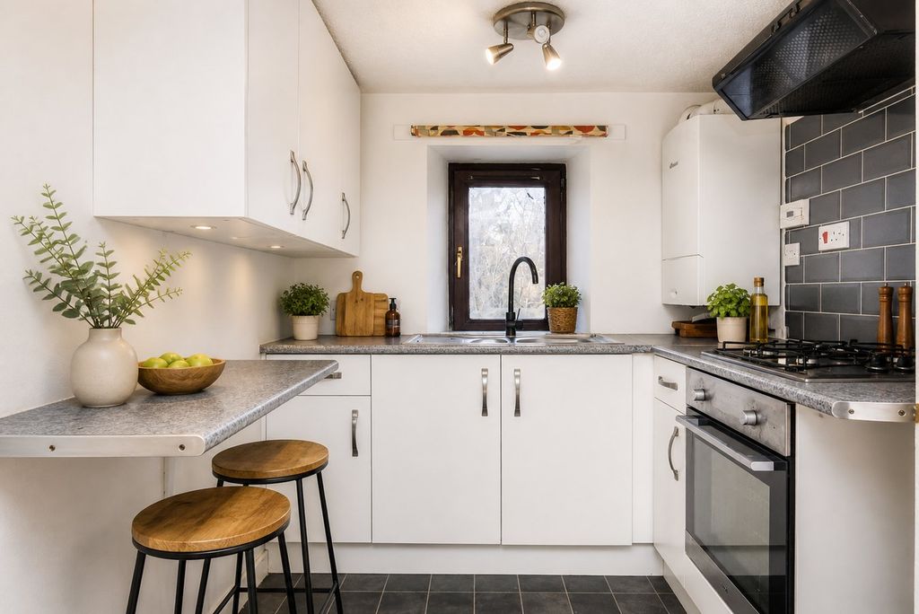 Additional image 2 of 2 bed flat for saleRailway Place, Cupar KY15