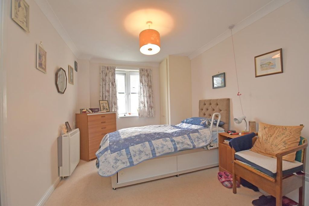 Additional image 8 of 1 bed flat for saleHigh Street, Cullompton EX15