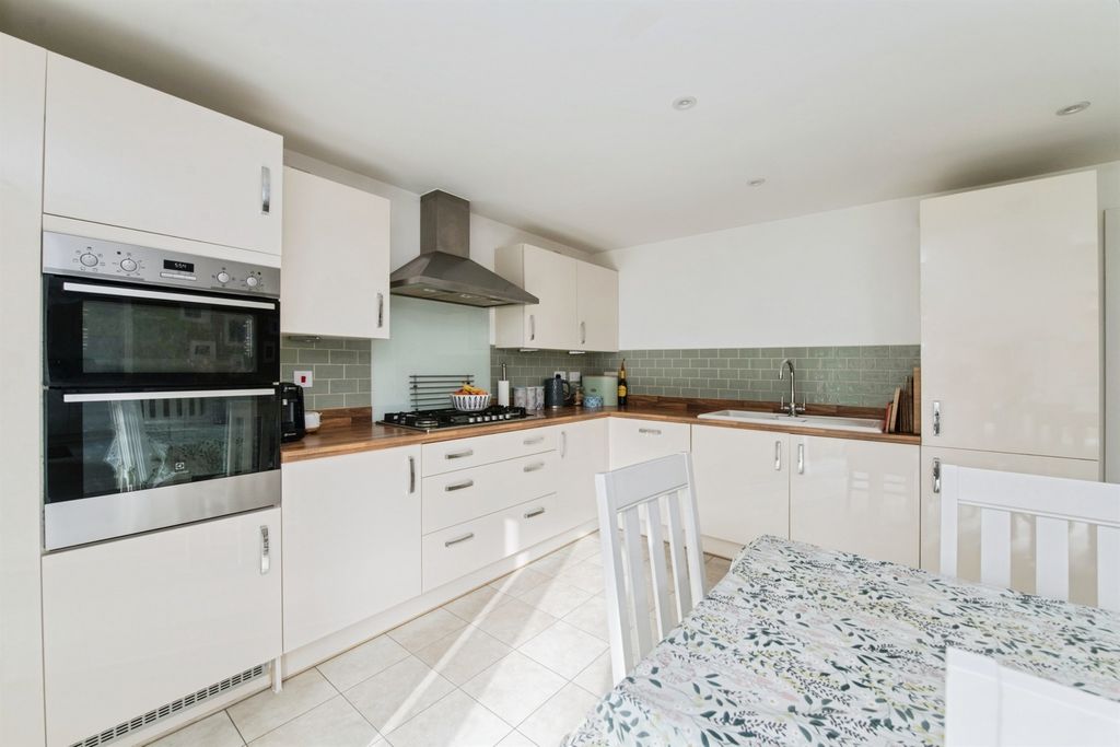 Additional image 3 of 4 bed detached house for saleTrott Close, Cullompton EX15
