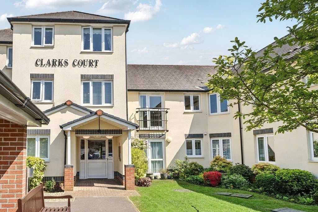 1 bed flat for saleClarks Court, High Street, Cullompton EX15