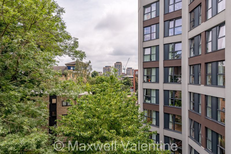 3 bed flat for saleSaffron Central Square, Croydon CR0 photo 4
