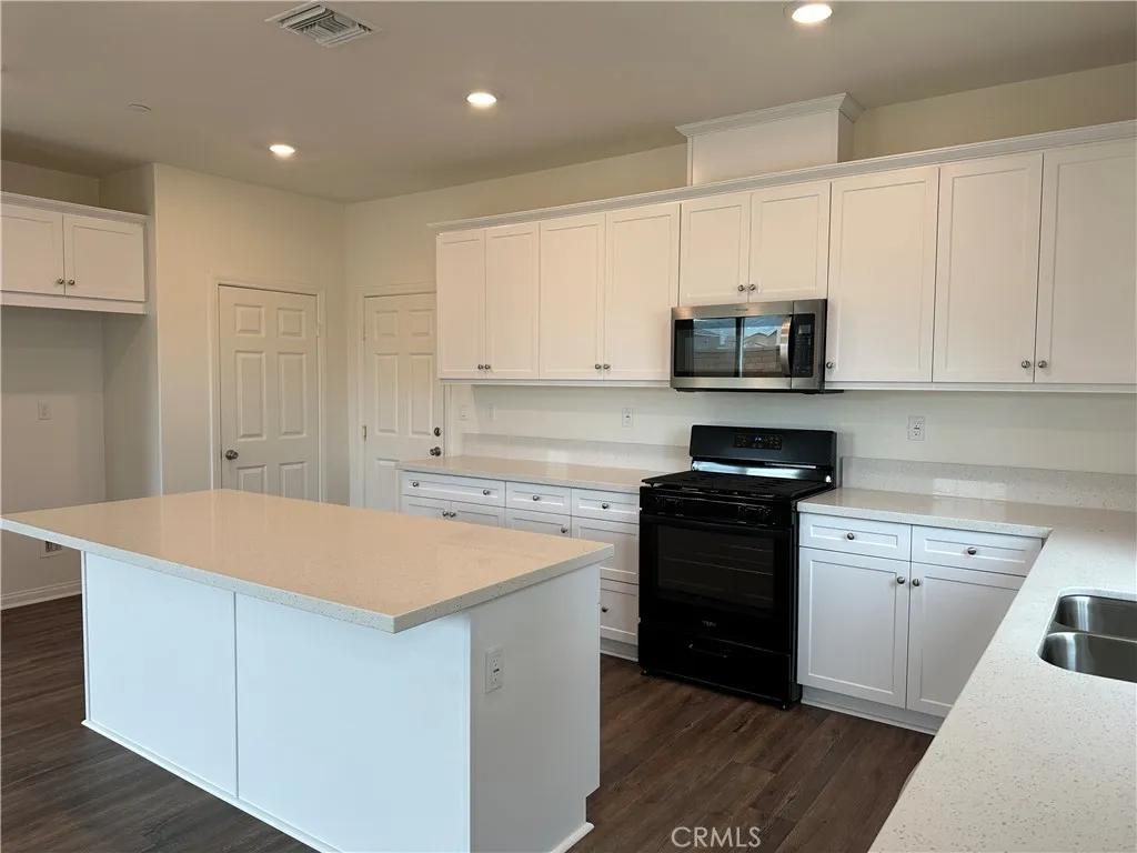 7560 Citrusmoon Ct, Riverside, CA 92507 photo 4