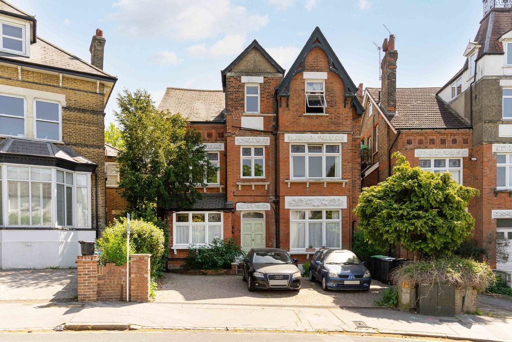 Additional image 4 of 2 bed flat for saleBirdhurst Rise, South Croydon CR2