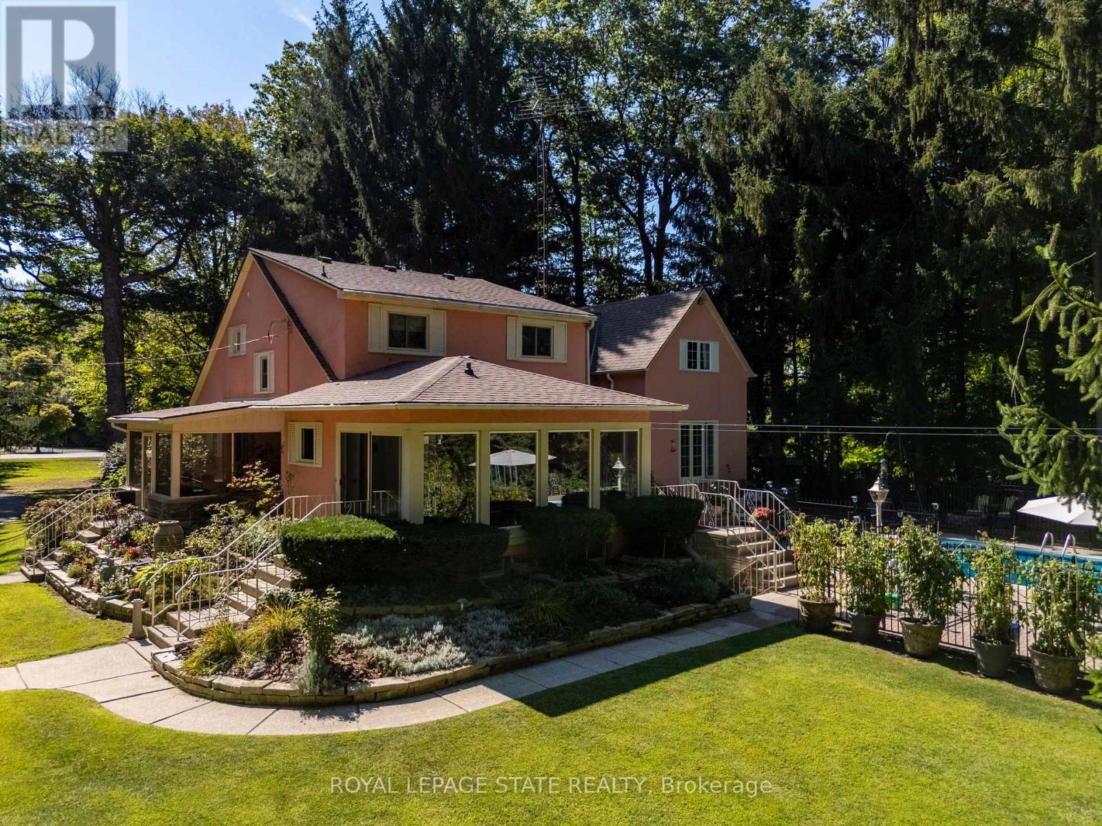 1427 HIGHWAY 3 E