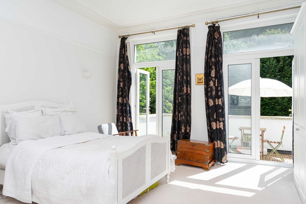 Additional image 13 of 2 bed flat for saleBirdhurst Rise, South Croydon CR2
