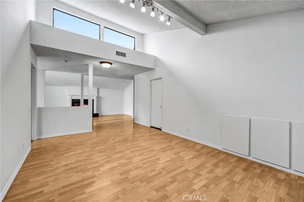 Additional image 11 of 3334 Oak Glen Dr, Los Angeles, CA 90068