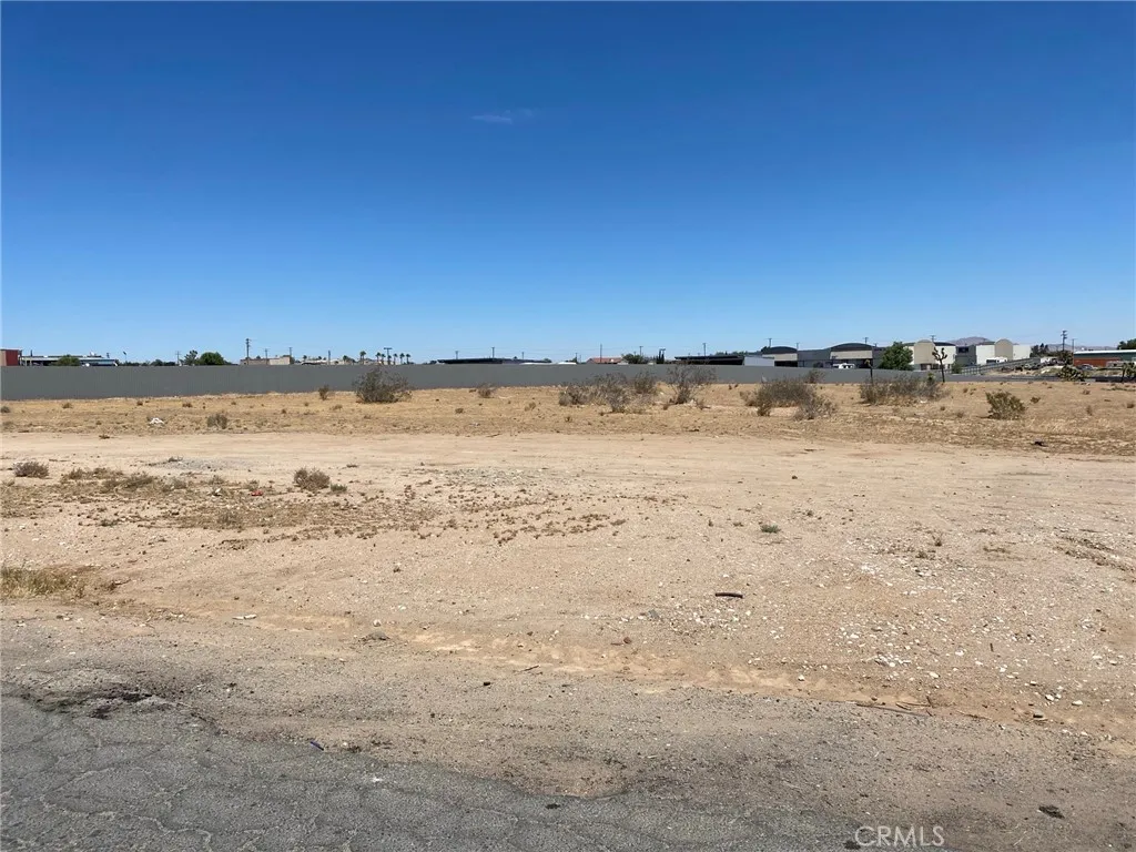 Mesa Street, Hesperia, CA 92345 photo 3
