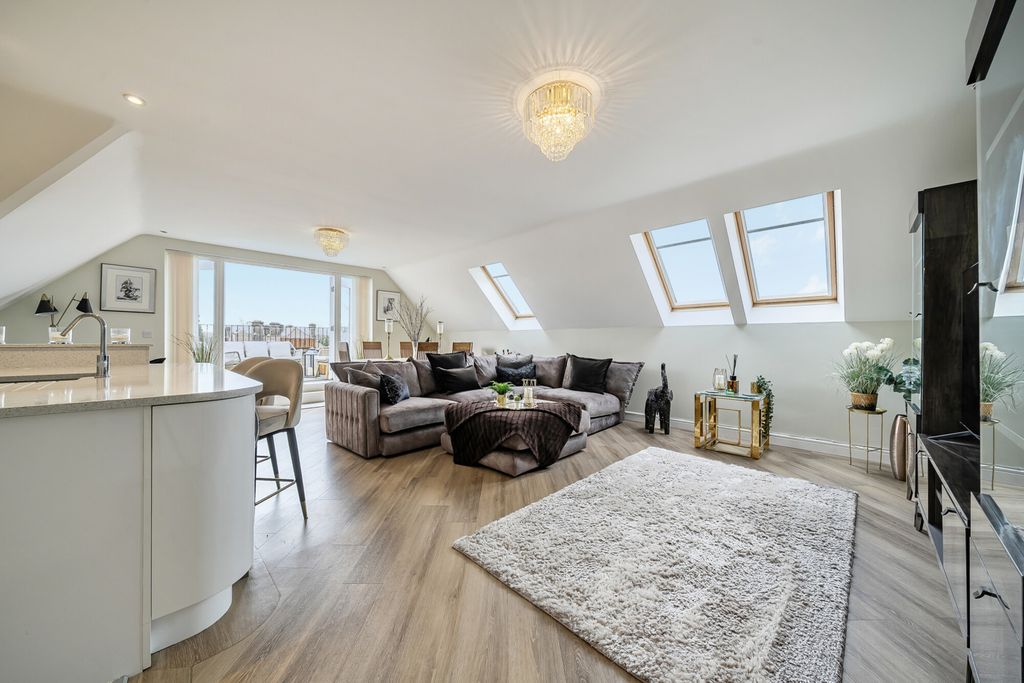 Additional image 4 of 3 bed flat for saleJepson Drive, Stone, Dartford DA2