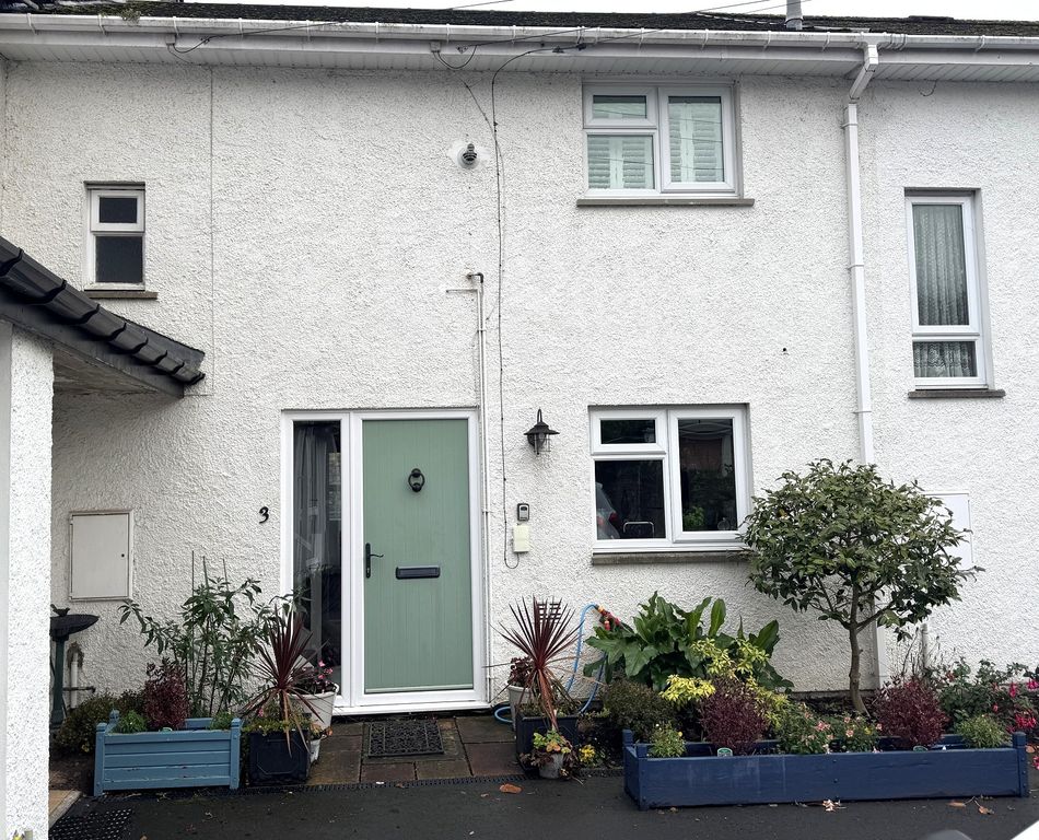 2 bed terraced house for saleOak View, Brecon Road, Crickhowell, Powys. NP8