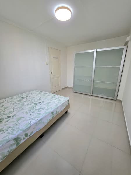 631 Hougang Avenue 8 photo 2