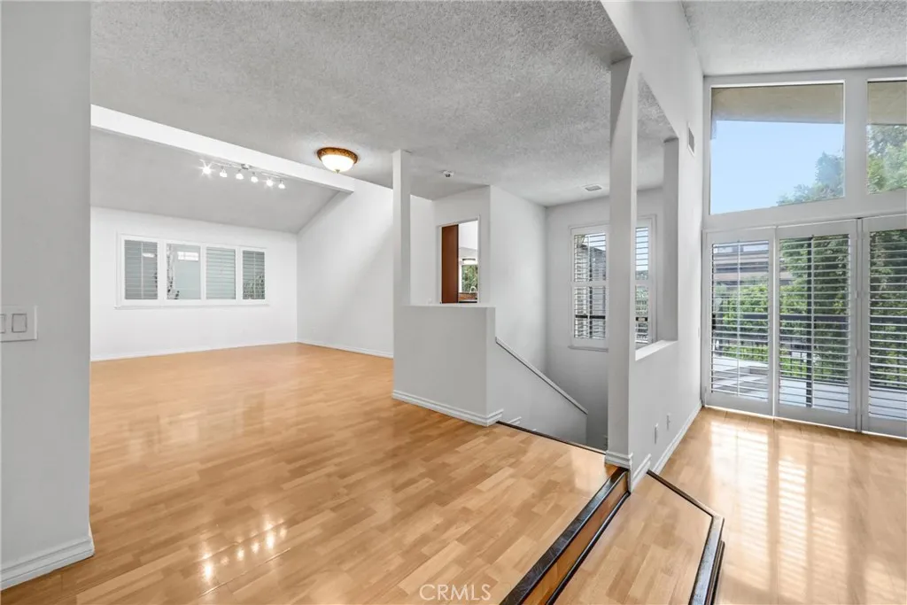 Additional image 41 of 3334 Oak Glen Dr, Los Angeles, CA 90068