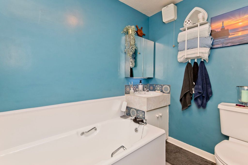 Additional image 8 of 2 bed flat for saleBalgarvie Road, Cupar KY15