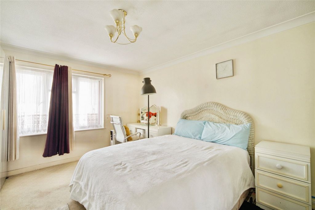 Additional image 5 of 3 bed maisonette for saleRaydons Road, Dagenham, Essex RM9