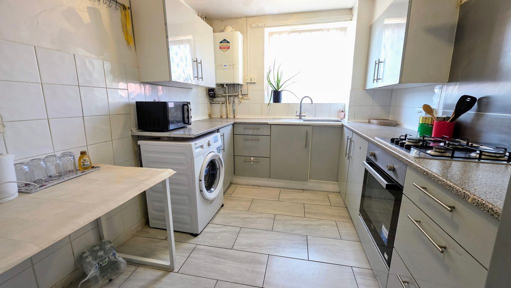 Additional image 3 of 3 bed flat for saleBradwell Avenue, Dagenham RM10