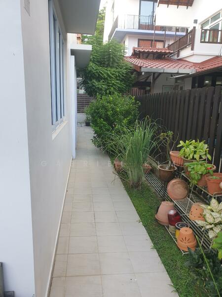 Clover Avenue photo 4