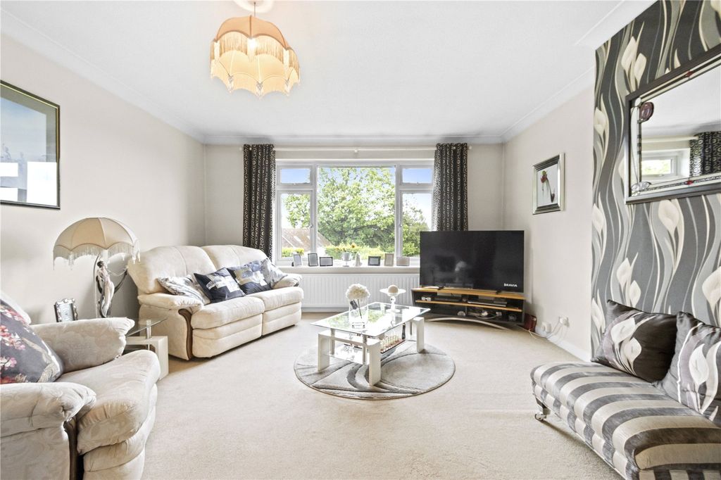 2 bed flat for saleCrowborough Hill, Crowborough, East Sussex TN6 photo 4