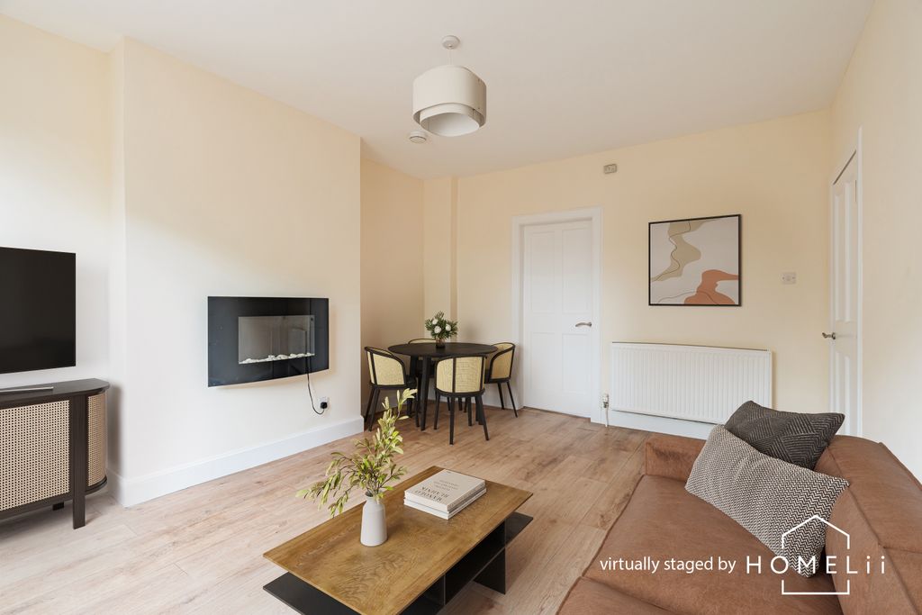 2 bed flat for sale36/2 Parkhead Drive, Edinburgh EH11 photo 3