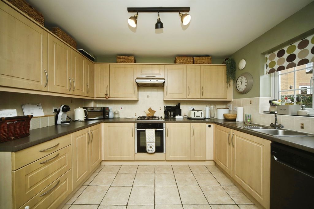 Additional image 3 of 4 bed detached house for saleKingswood Road, Crewkerne TA18