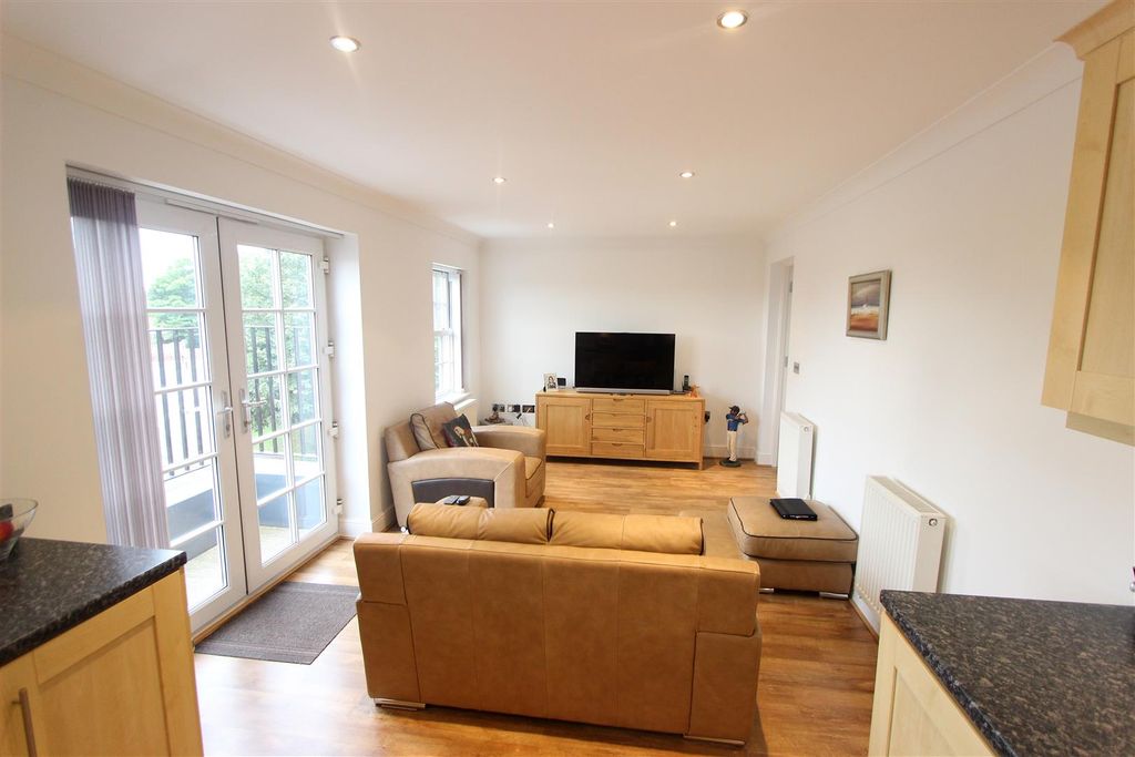 Additional image 5 of 2 bed flat for saleNorthumberland Street, Darlington DL3