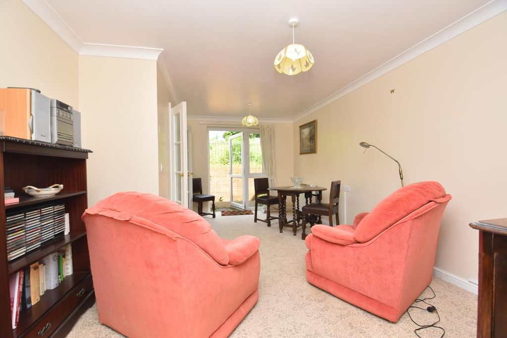 Additional image 3 of 1 bed flat for saleHigh Street, Cullompton EX15