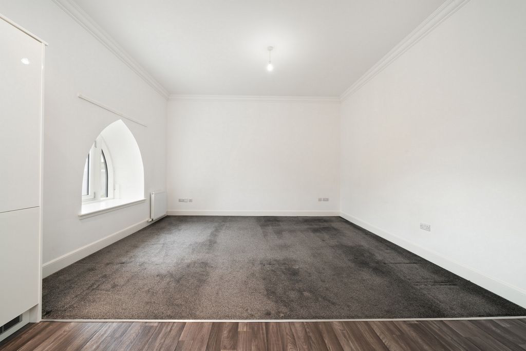 Additional image 4 of 2 bed flat for saleWest Port, Cupar KY15