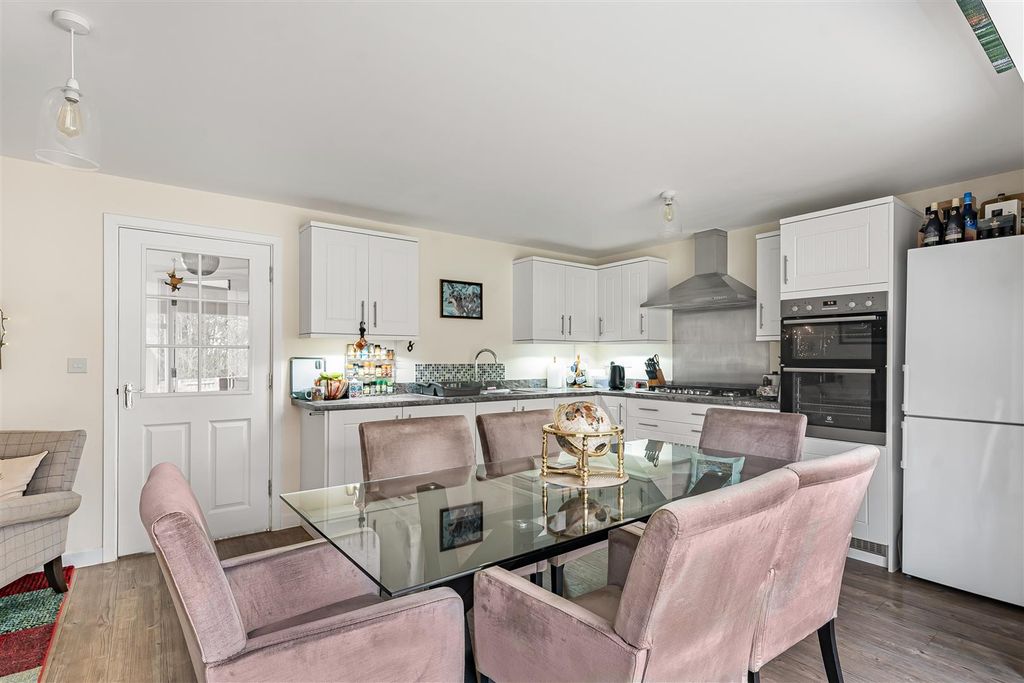 Additional image 5 of 4 bed property for saleCambridge Way, Cullompton EX15