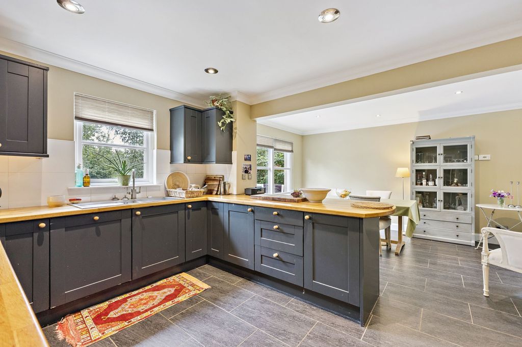 Additional image 6 of 4 bed detached house for saleCarrington Terrace, Crieff PH7