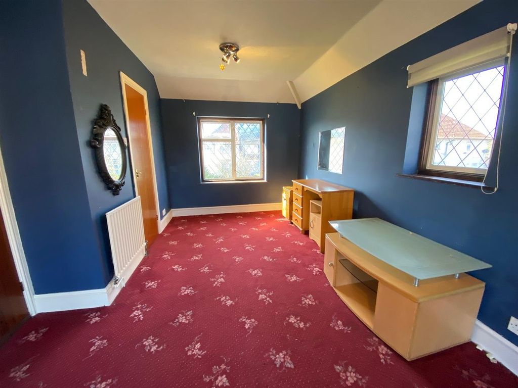 Additional image 13 of 4 bed semi-detached house for saleHunters Hall Road, Dagenham RM10
