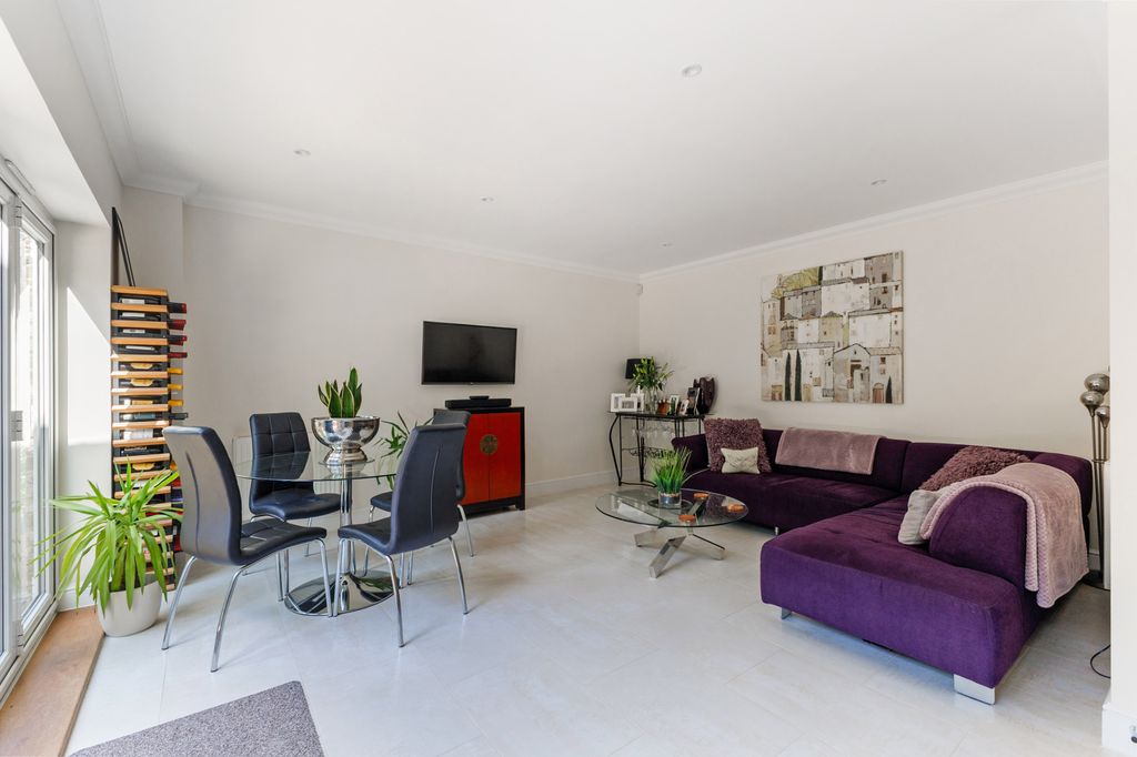 Additional image 4 of 5 bed detached house for saleGorsedene Close, Crowborough TN6