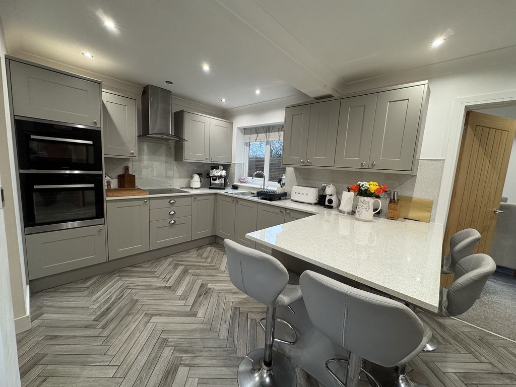 4 bed detached house for salePencommin, Llangynidr, Crickhowell, Powys. NP8 photo 3
