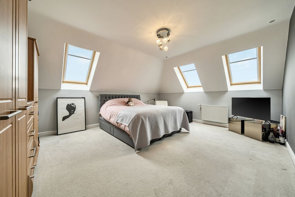 Additional image 5 of 3 bed flat for saleJepson Drive, Stone, Dartford DA2