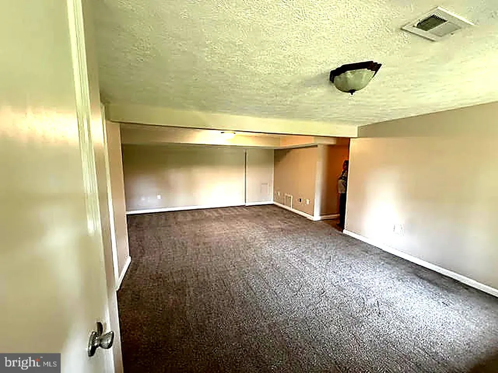 51 Winesap Court, Linden, VA 22642