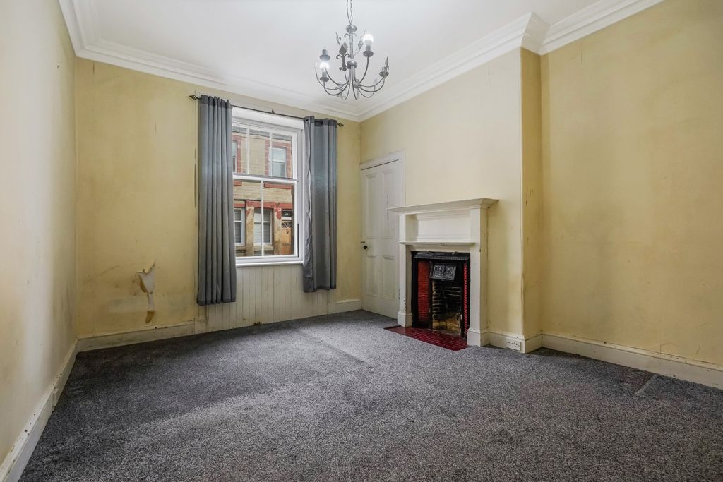 Additional image 3 of 2 bed flat for saleKirkgate, Fife, Cupar KY15