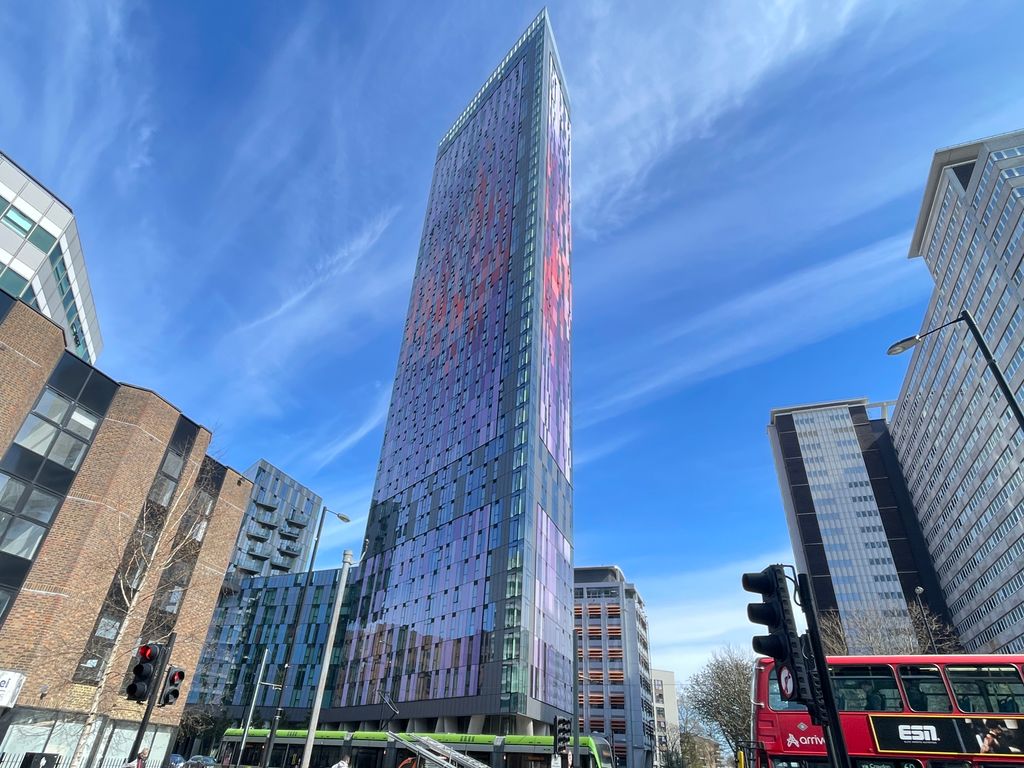 2 bed flat for saleSaffron Central Square, Croydon CR0 photo 2