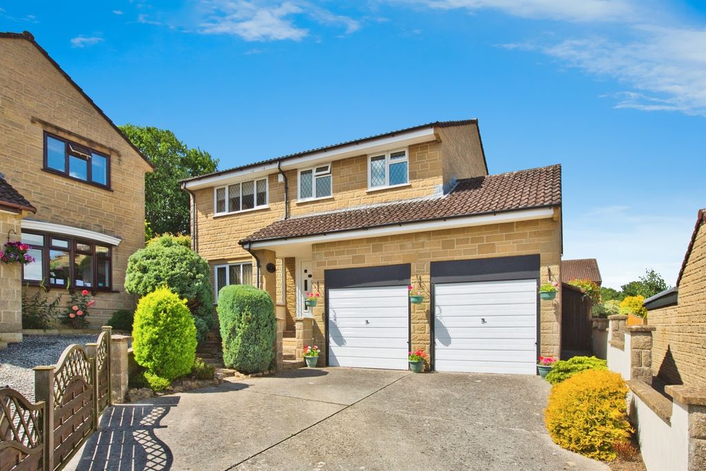 4 bed detached house for saleThe Laurels, Crewkerne TA18
