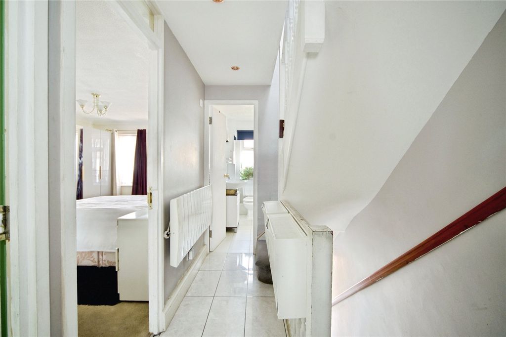 Additional image 19 of 3 bed maisonette for saleRaydons Road, Dagenham, Essex RM9