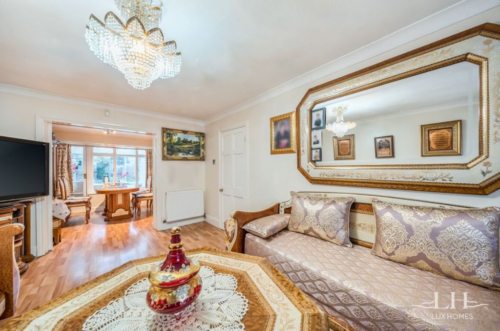 Additional image 4 of 3 bed detached house for saleAldborough Road, Dagenham RM10