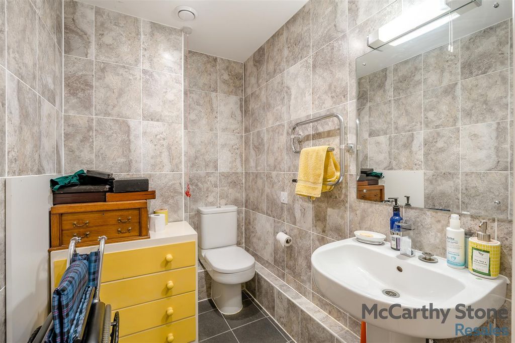 Additional image 10 of 2 bed flat for saleHolmes Place, Crowborough TN6
