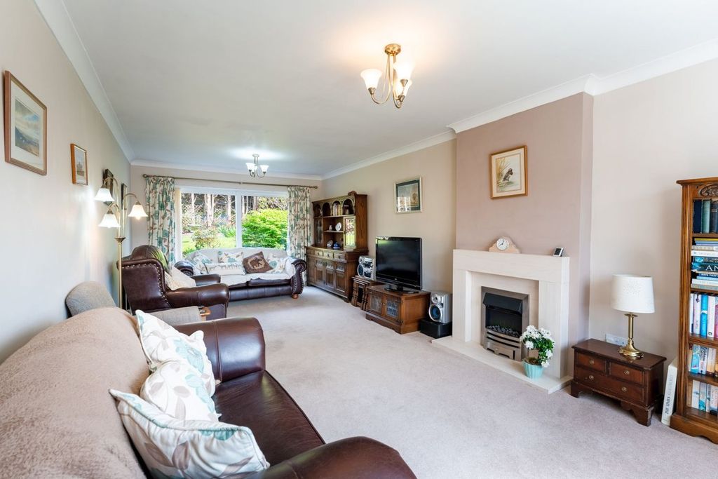 4 bed detached house for saleBrookfields, Crickhowell NP8 photo 5