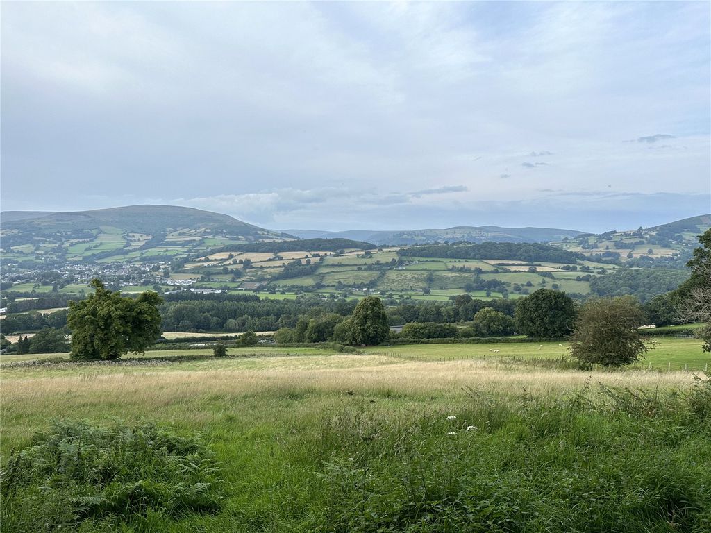 Equestrian for saleCrickhowell, Powys NP8 photo 2