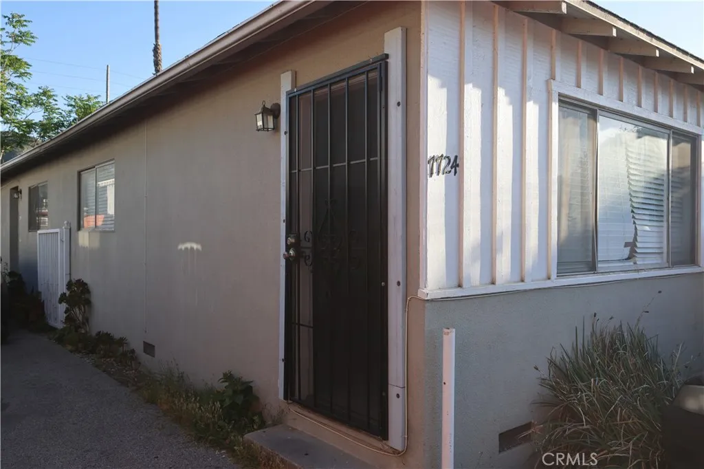 7724 Yates St, Tujunga, CA 91042 photo 4