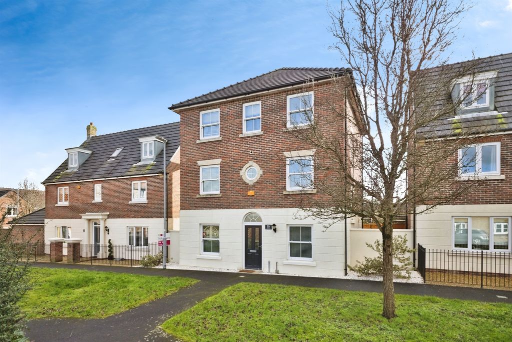 5 bed detached house for saleOak Drive, Crewkerne TA18