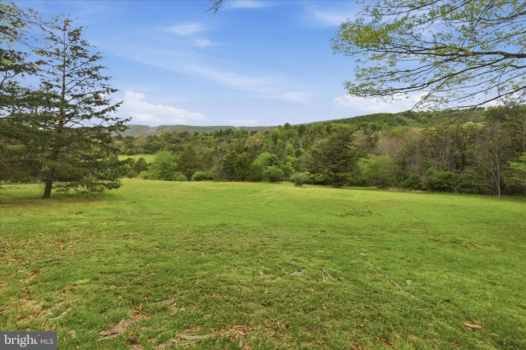 90 Shade Valley Road, Rio, WV 26755