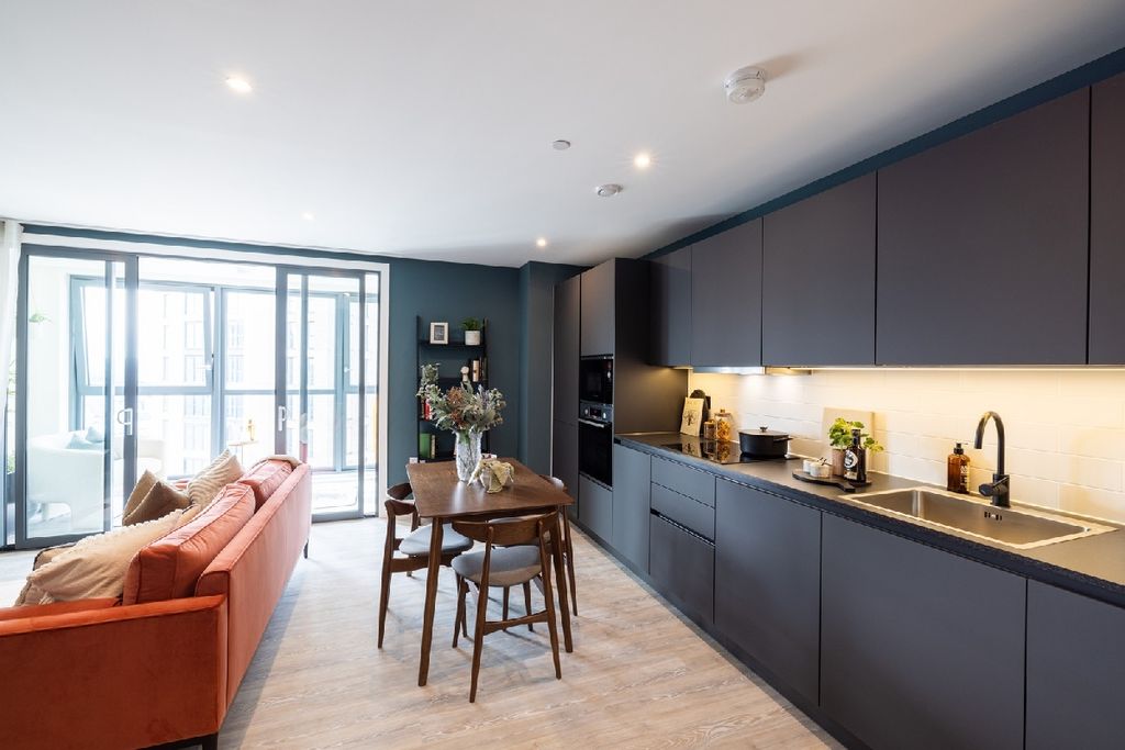 2 bed flat for saleStation Road, Apartments, Croydon CR0 photo 2