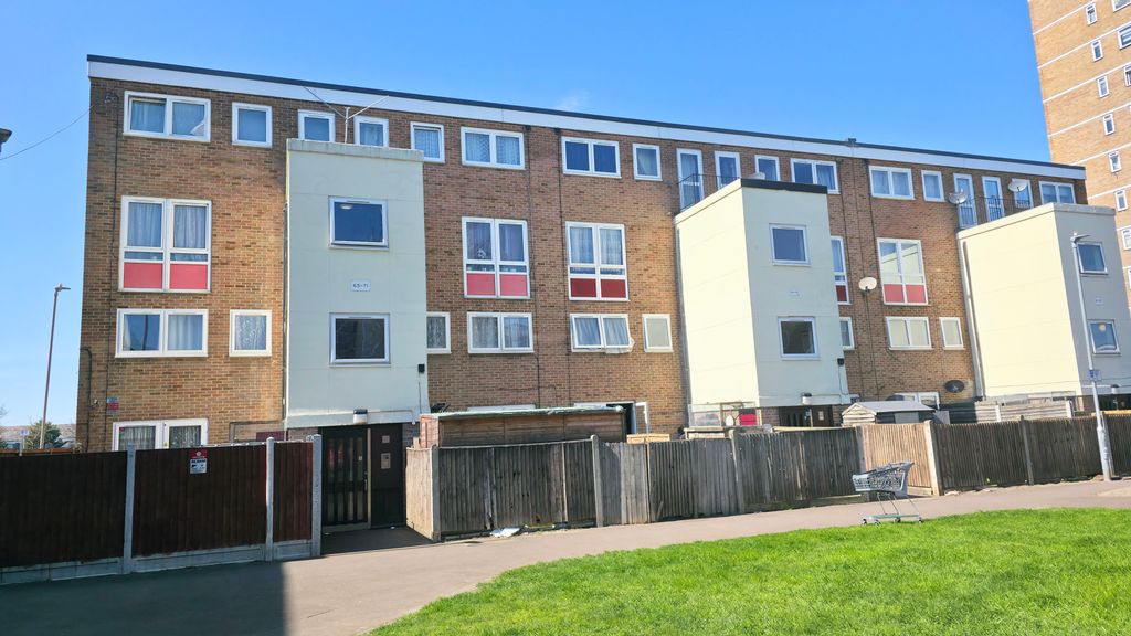 Additional image 22 of 3 bed flat for saleBradwell Avenue, Dagenham RM10