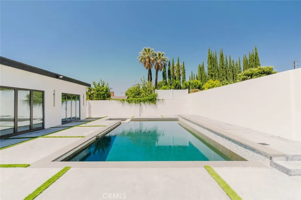 9010 Dempsey Avenue, North Hills, CA 91343