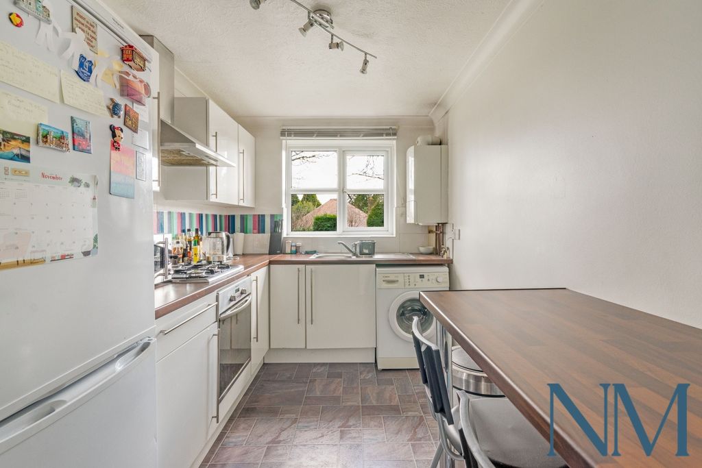Additional image 10 of 2 bed flat for saleMill Lane, Crowborough TN6
