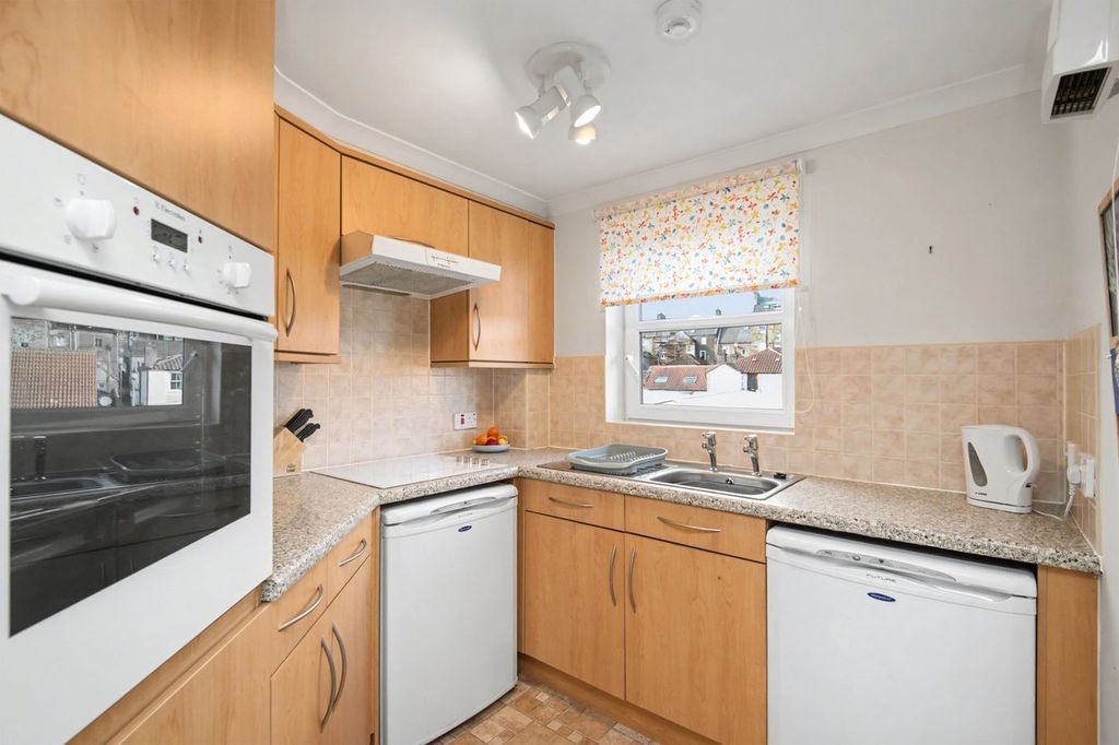 Additional image 5 of 1 bed flat for saleStation Road, Cupar KY15